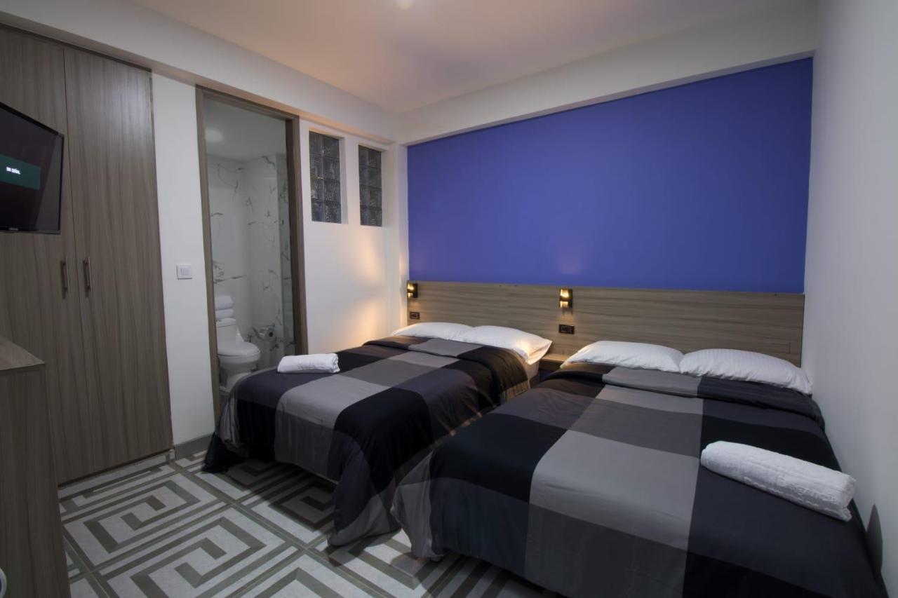 Hotel Paris.